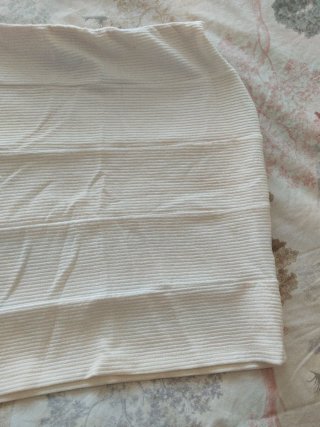 Falda blanca de tubo