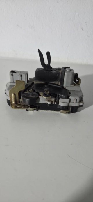 Cerradura Delantera Derecha Citroen Xsara Picasso