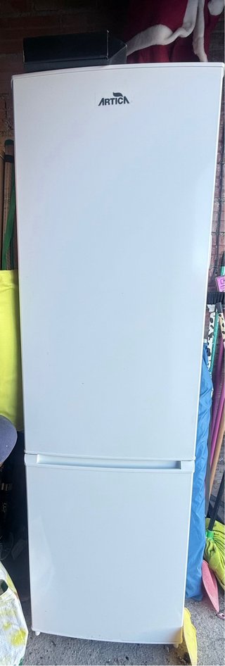 Nevera ARTICA No Frost 180 cm Practicamente nueva