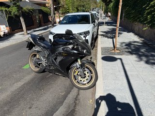 Yamaha YZF R1 2006 Negra/Dorada