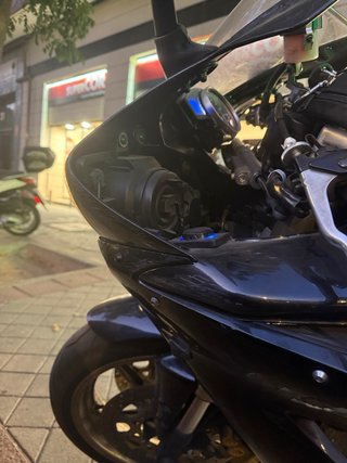 Yamaha YZF R1 2006 Negra/Dorada