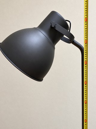 Lámpara de pie IKEA HEKTAR gris industrial