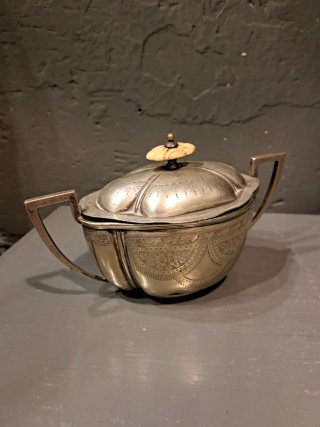 Azucarero antiguo