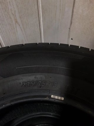 4 Ruedas 4x4 235/75R15 105T Poco Uso