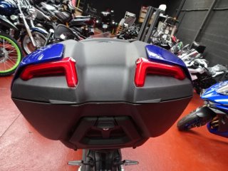 Baúl Yamaha con respaldo y Soporte para MT07