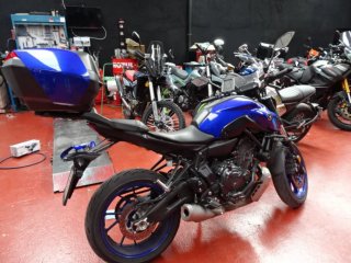 Baúl Yamaha con respaldo y Soporte para MT07