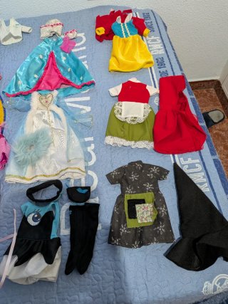 Lote Ropa Muñeca Nancy + Armario Madera y regalo
