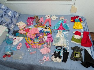 Lote Ropa Muñeca Nancy + Armario Madera y regalo