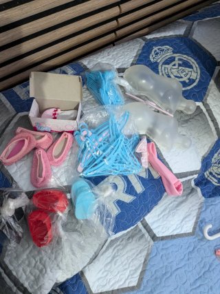 Lote Ropa Muñeca Nancy + Armario Madera y regalo