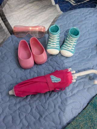 Lote Ropa Muñeca Nancy + Armario Madera y regalo
