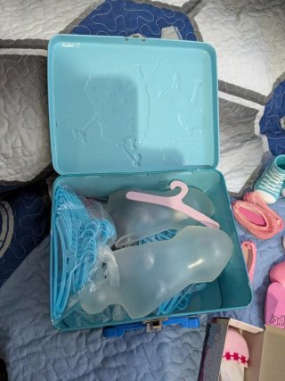 Lote Ropa Muñeca Nancy + Armario Madera y regalo