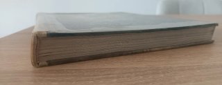 Livro de Maria de Lourdes Modesto, assinado.