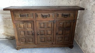 Mueble antiguo de madera