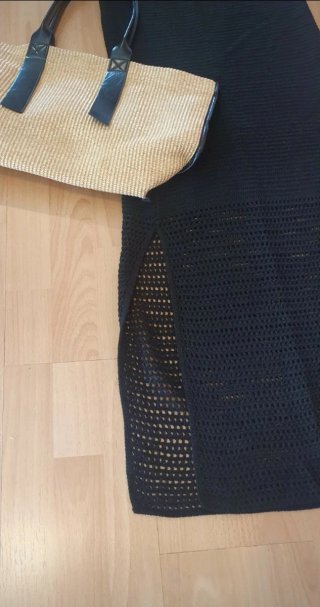 Vestido negro de punto calado
