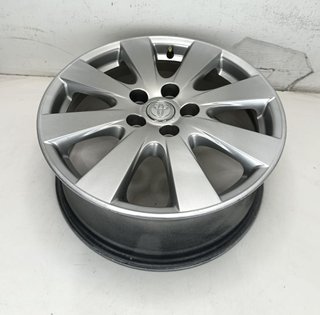 Juego de Llanta Toyota de 17 pulgadas reacondicio