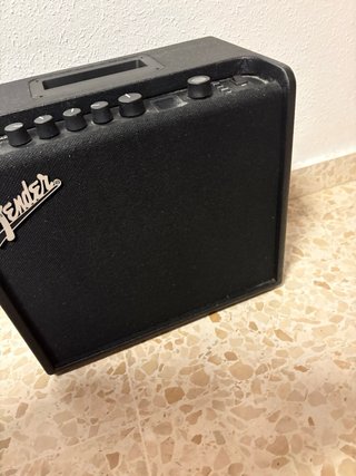 Amplificador Fender Mustang LT25 Negro