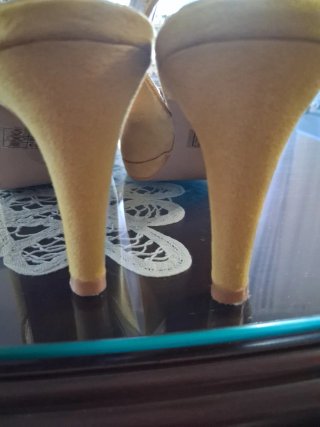 Zapato destalonado amarillo