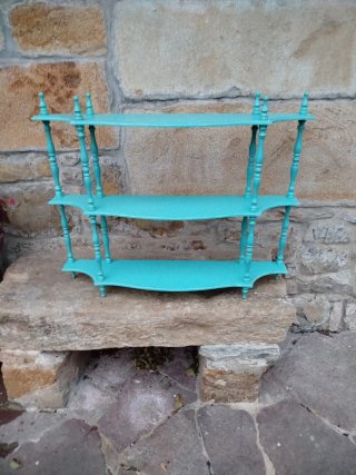 ESTANTERÍA DE MADERA