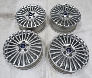 Juego de llantas Original de Ford Focus R16