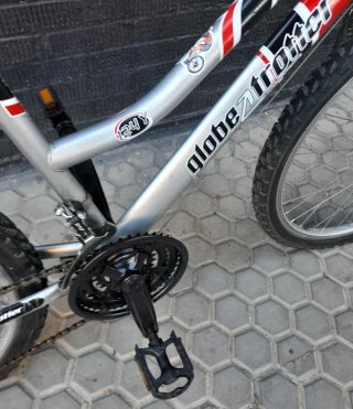❤️ Bicicleta Globe Trotter 24" Plata/Roja