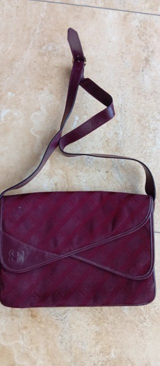 Borsetta Balenciaga rossa con logo