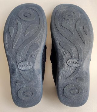 Zapatilla de casa ancho especial. Talla: 37
