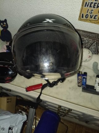 Casco de moto negro