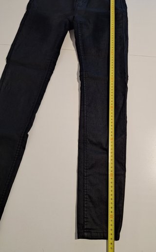Pantalón cuero Stradivarius T-38 regalo vaquero