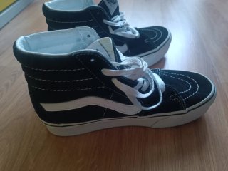 Zapatillas Vans SK8-Hi Negras y Blancas