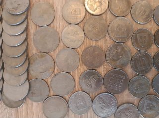 Lote 72 moedas 25 escudos Portugal 70/80.