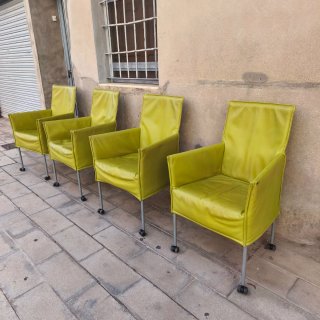 sillas de comedor Montis Chaplin en color verde li