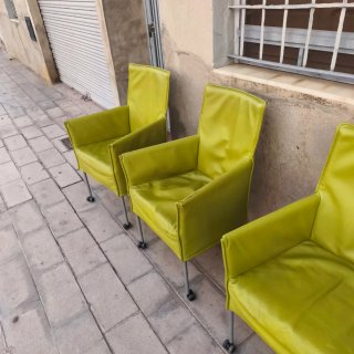 sillas de comedor Montis Chaplin en color verde li
