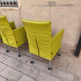 sillas de comedor Montis Chaplin en color verde li