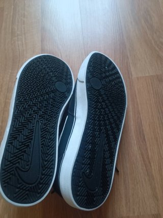 Zapatillas Nike Negras y Blancas