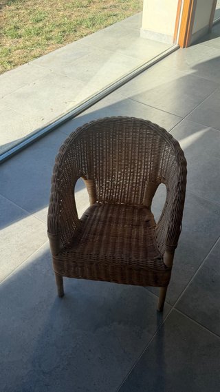 Sillón pequeño de mimbre