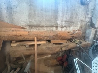 Pesebrera antigua de madera