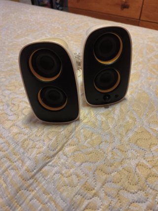 Altavoces de ordenador amplificados beige/negro