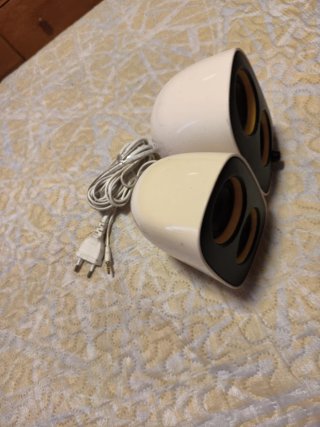 Altavoces de ordenador amplificados beige/negro
