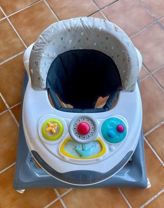 Andador bebé con centro de actividades