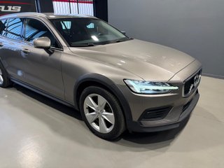 VOLVO V60 CROSS COUNTRY AWD