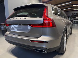 VOLVO V60 CROSS COUNTRY AWD