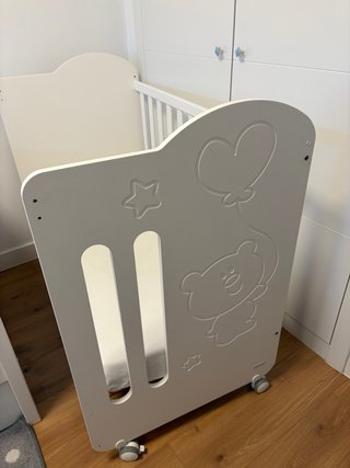 OPORTUNIDAD Cuna de bebé blanca Marca MICUNA