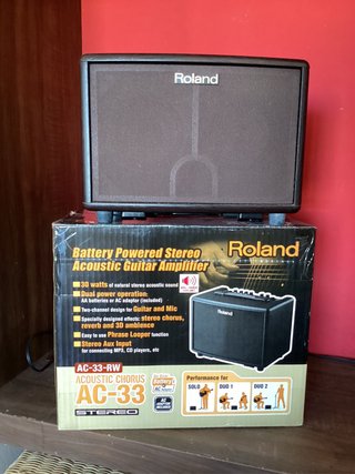 Roland AC-33 Amplificador Guitarra Acústica
