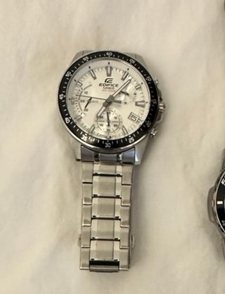 Reloj Casio Edifice Cronógrafo Plateado