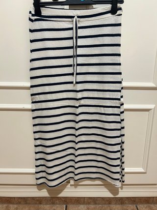 Falda midi rayas azul marino
