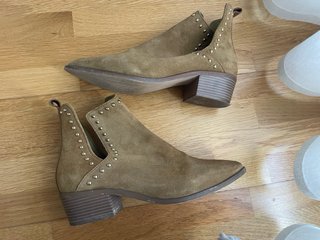 Botines Piel Tachuelas