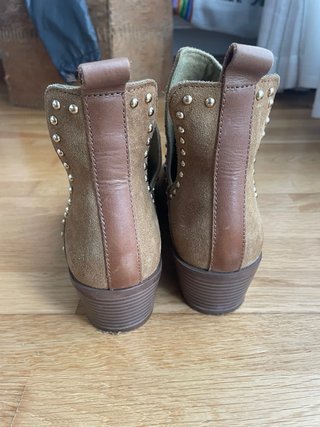 Botines Piel Tachuelas