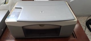 Impresora HP Multifunción Gris y Blanca