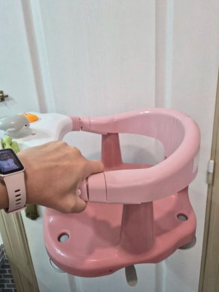 Silla de ducha para bebé rosa y blanca