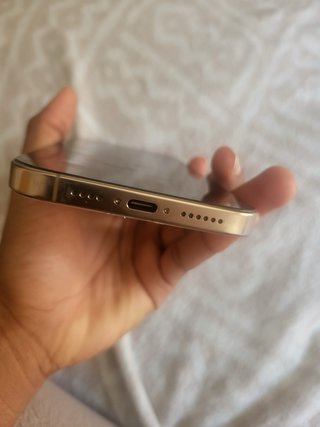 iPhone 16 Pro Max Dorado